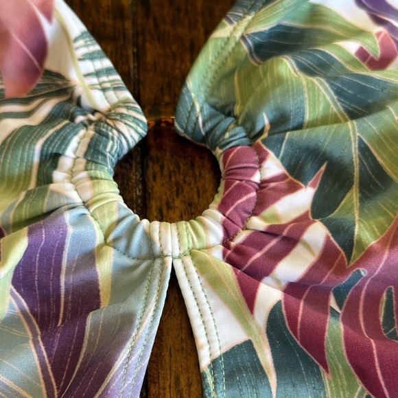 BLEU ROD BEATTIE | RING ME UP CROSS-BACK ONE PIECE SWIMSUIT, FLORAL - Picture 4 of 7